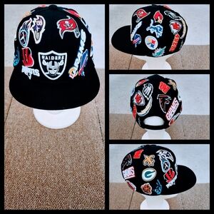 LAS VEGAS RAIDERS NFL FOOTBALL SNAPBACK HAT.